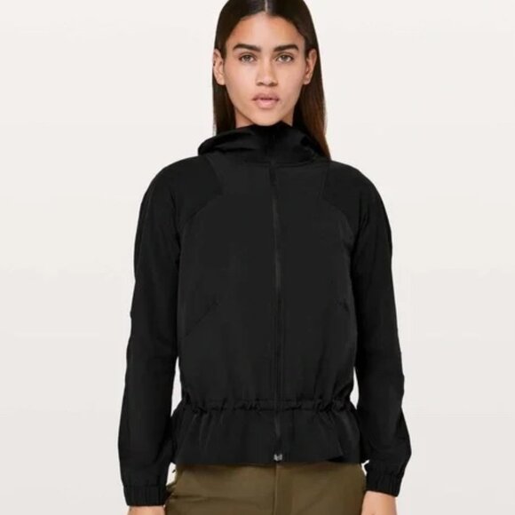 Lululemon women's Pack It Up Jacket black 4 hooded lightweight cinch waist - Picture 1 of 8